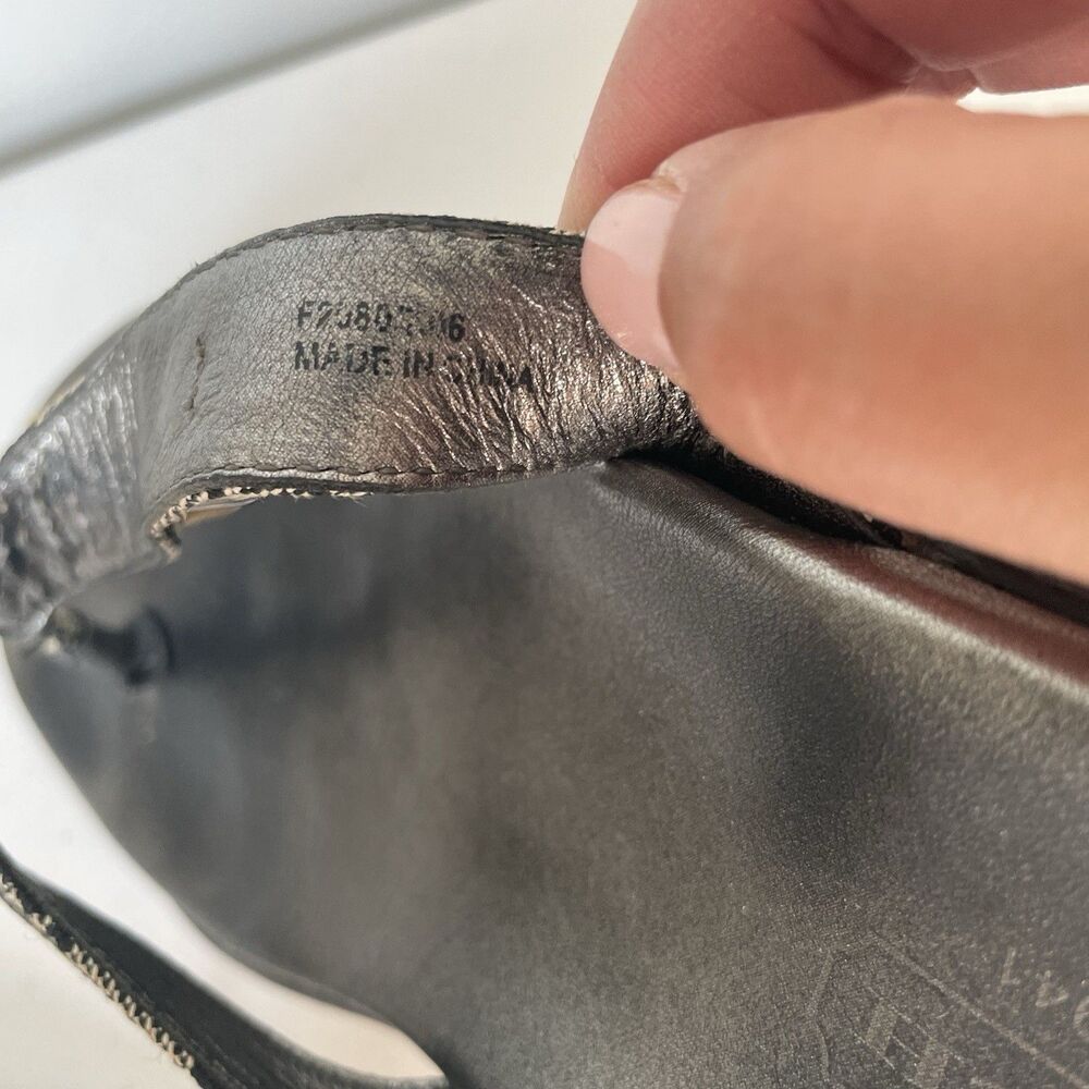 COACH Lindsey Leather Flip Flop Sandals Shoes Silver Gray Black Women's Size 8.5 - Picture 12 of 12